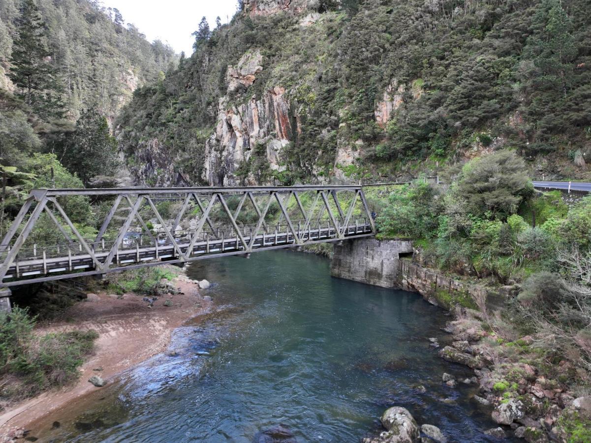 Riverside Accommodation Karangahake 外观 照片
